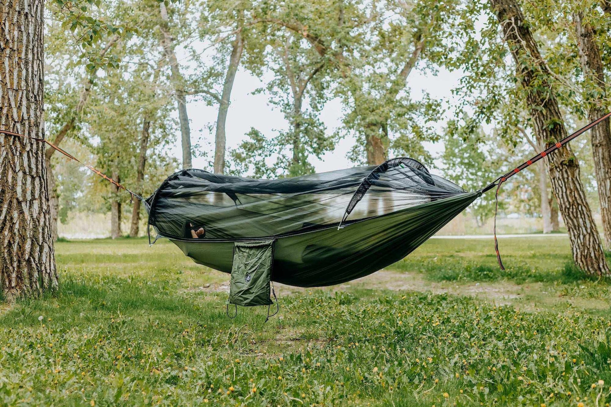 Ultra-Light Camping Hammock with Mosquito Net – Portable & Durable - NovaShop