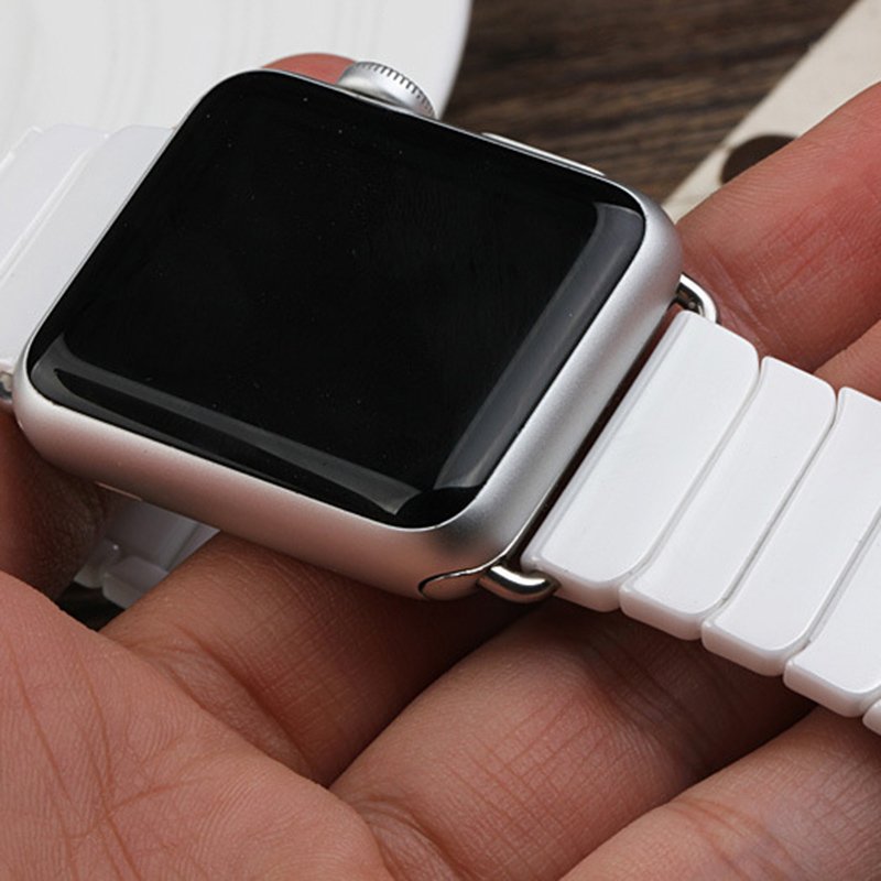 Premium Ceramic Apple Watch Band – Sleek & Durable Design - NovaShop